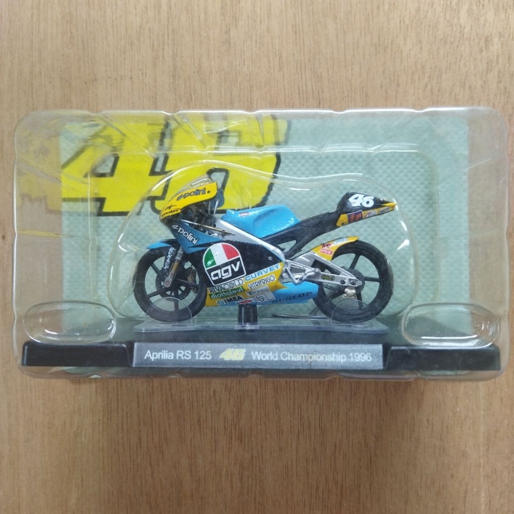 Miniatur Motor Valentino Rossi 46 1:18 Leo Models 1996 Aprilia RS 125 World Champion