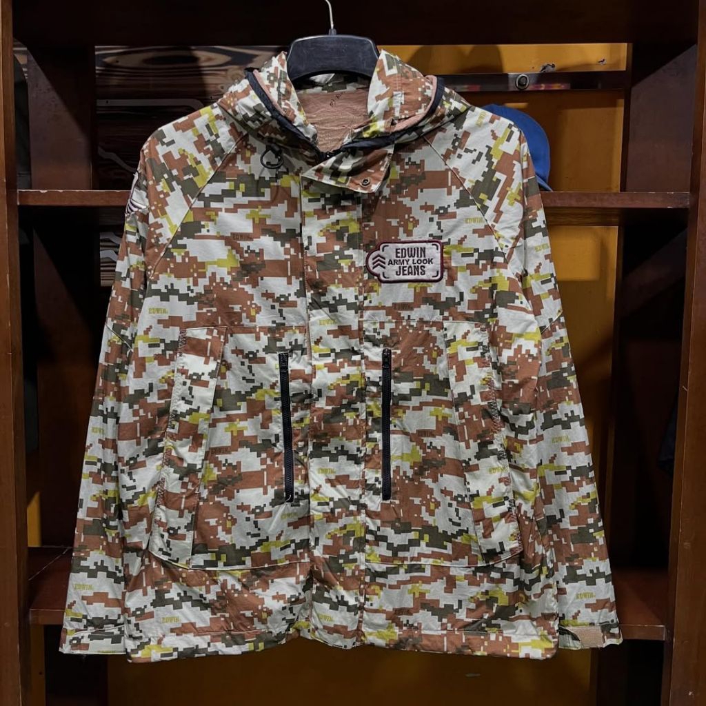 jaket outdoor EDWIN motif size XL casual bagus ORIGINAL