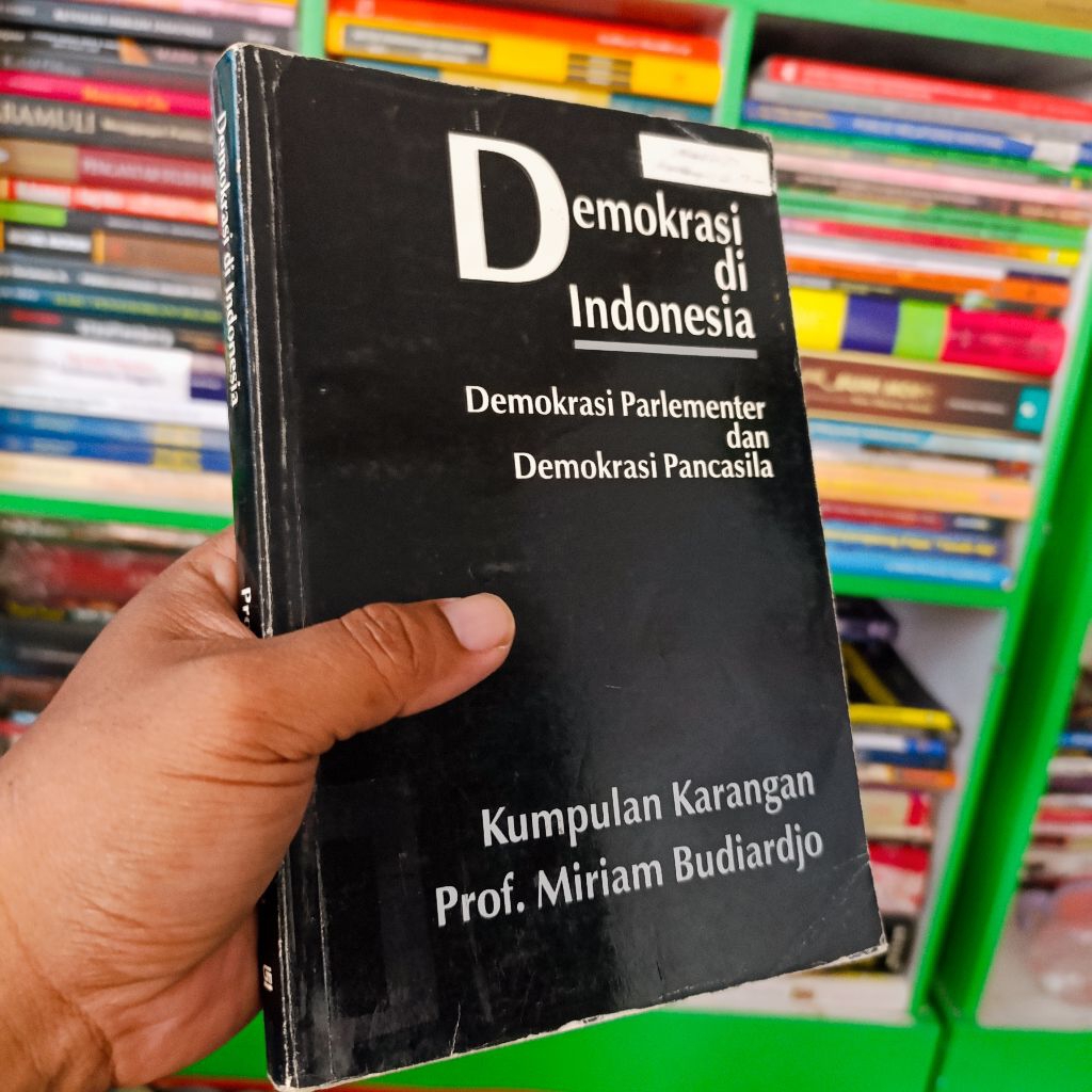 buku demokrasi di Indonesia - Prof. Miriam Budiardjo Original