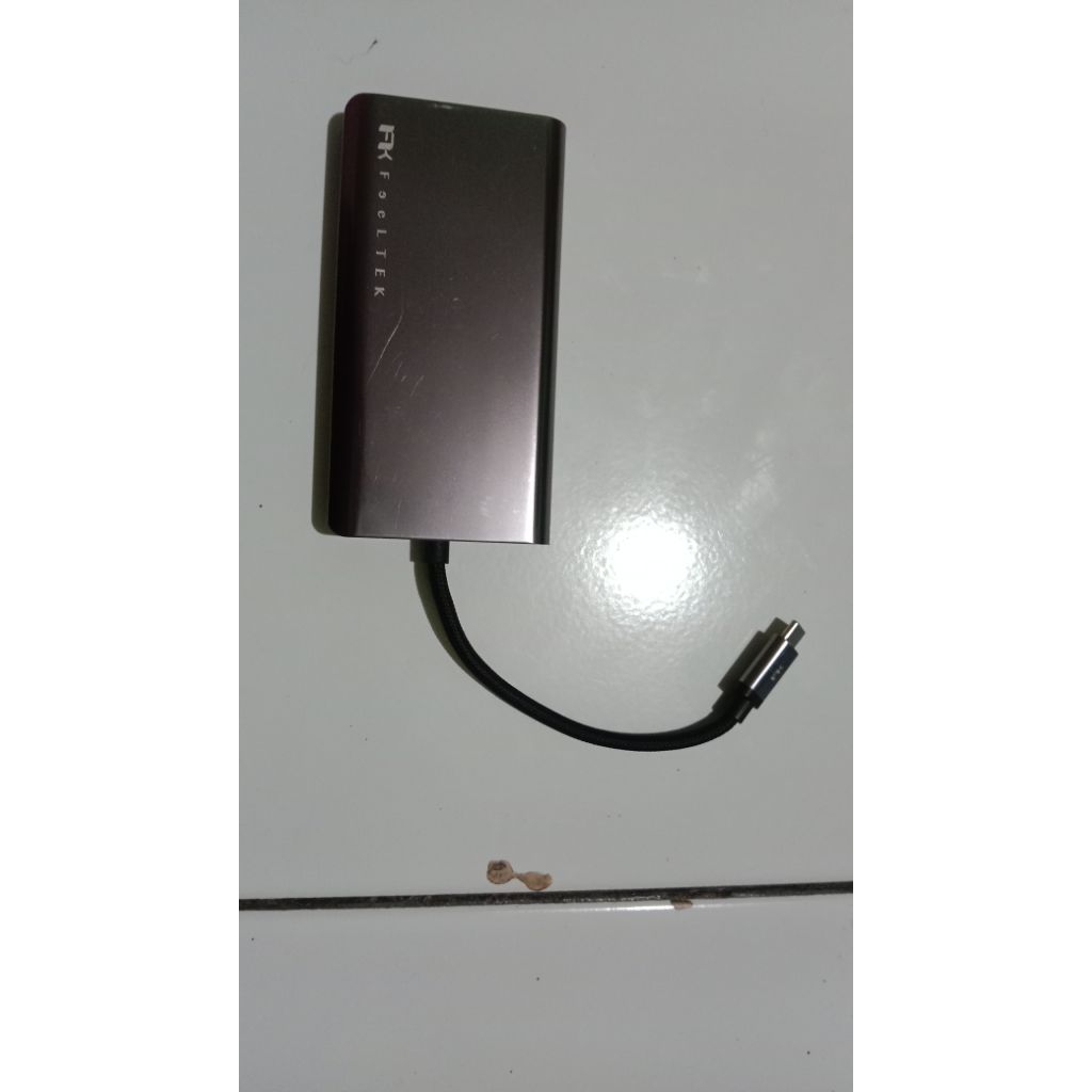 Feeltek 8 in 1 USB-C Portable Hub Macbook