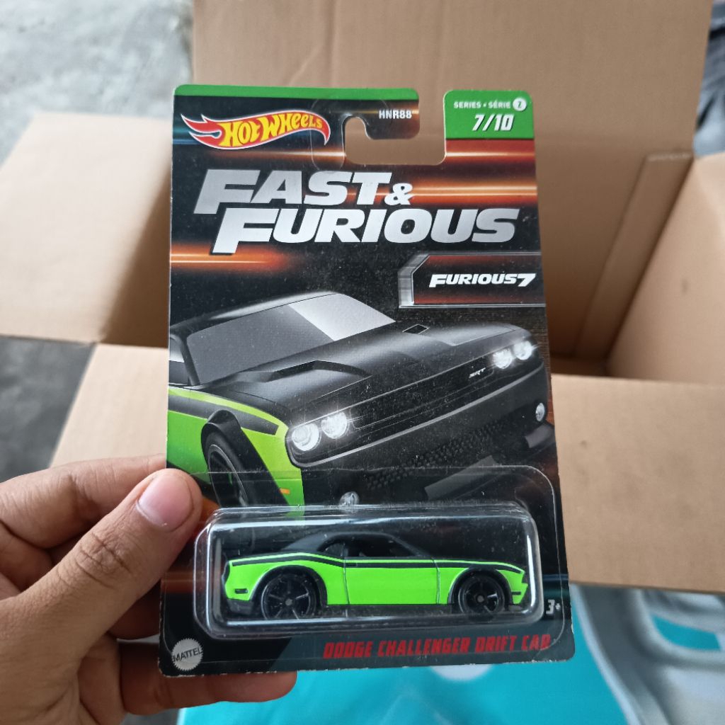 hot wheels fast & furious 7 dodge challanger drift car
