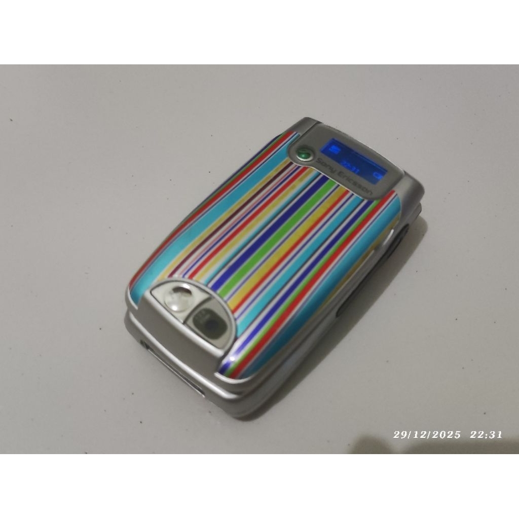 Sony Ericsson Z600I flip all operator