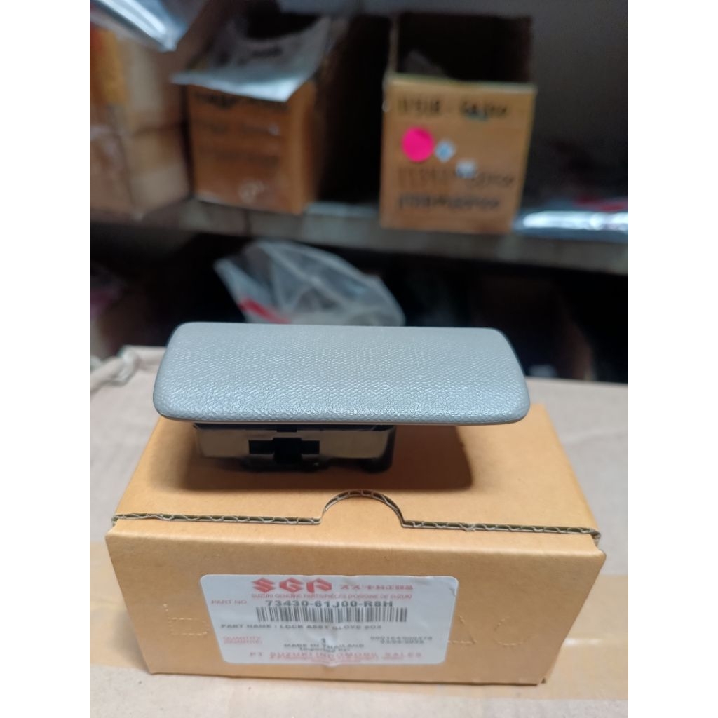 handel laci mobil Suzuki APV warna cream/coklat