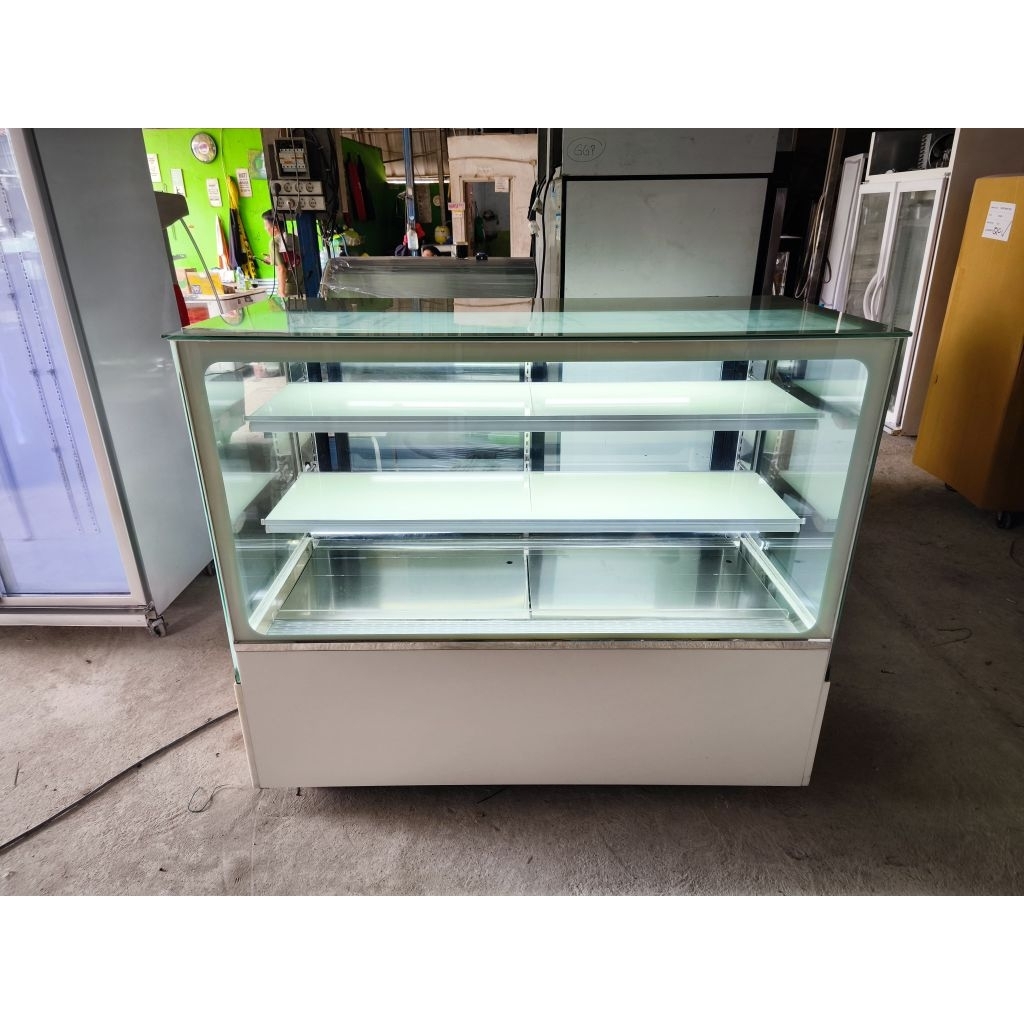 MRA CAKE SHOWCASE 150 cm (SECOND)