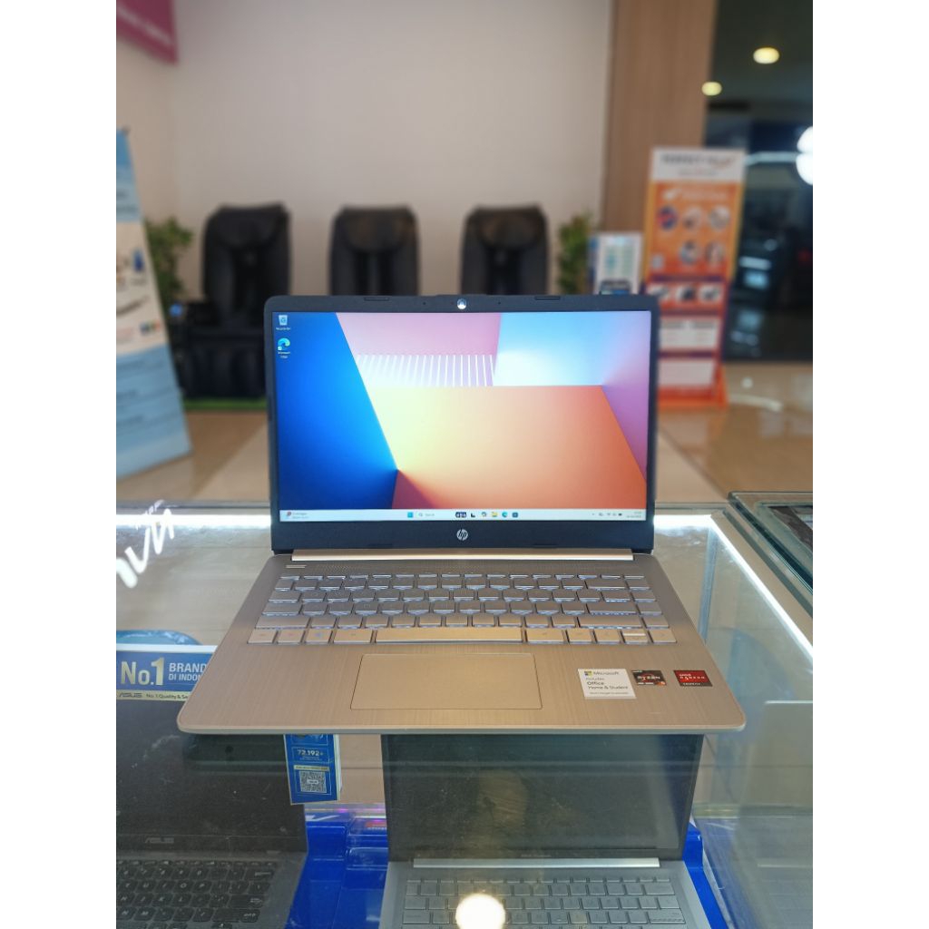 HP 14s-FQ0012AU AMD Ryzen 5-4500U Ram 8GB SSD 512GB Layar 14" FHD KB Backlite Win 11 - Second