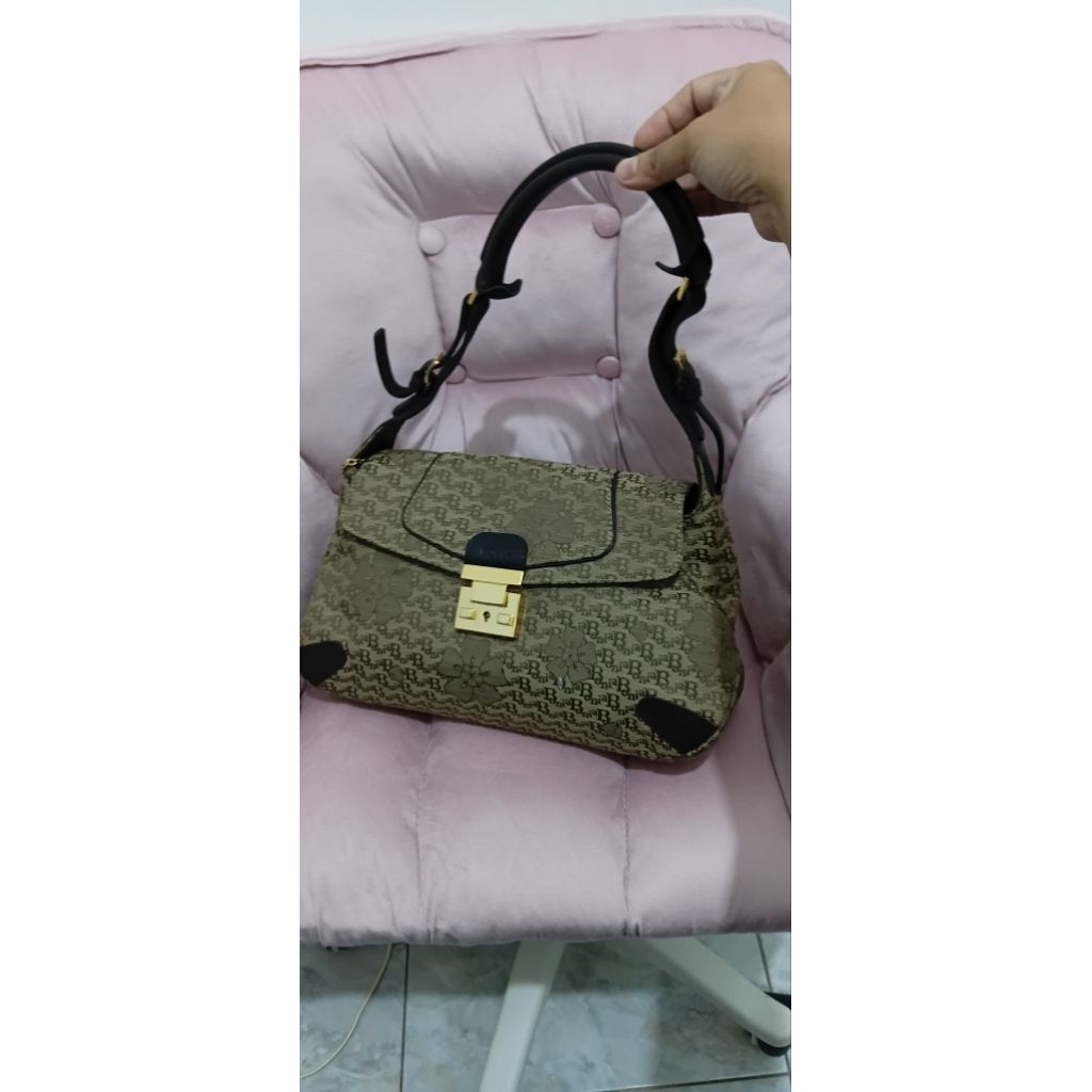 Shoulder bag Bonia preloved.