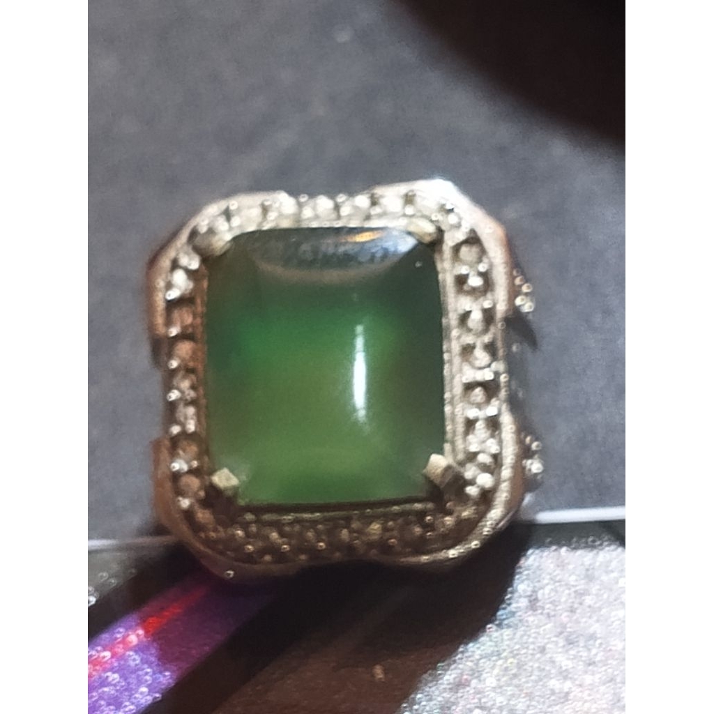 garut kotak chrysoprase potongan jamrud
