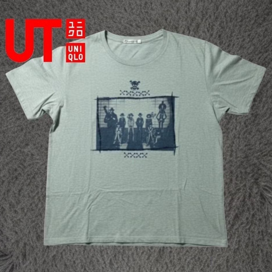 t-shirt kaos UNIQLO UT x One piece Large grey misty