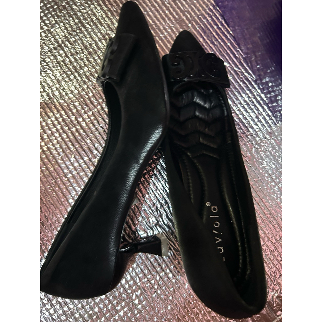 sepatu heels merek laviola