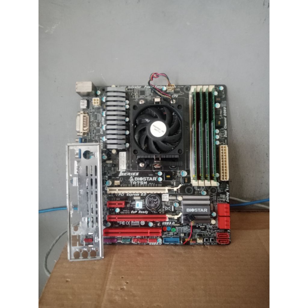 Motherboard FM1 Biostar AMD A8 3850 Second Normal