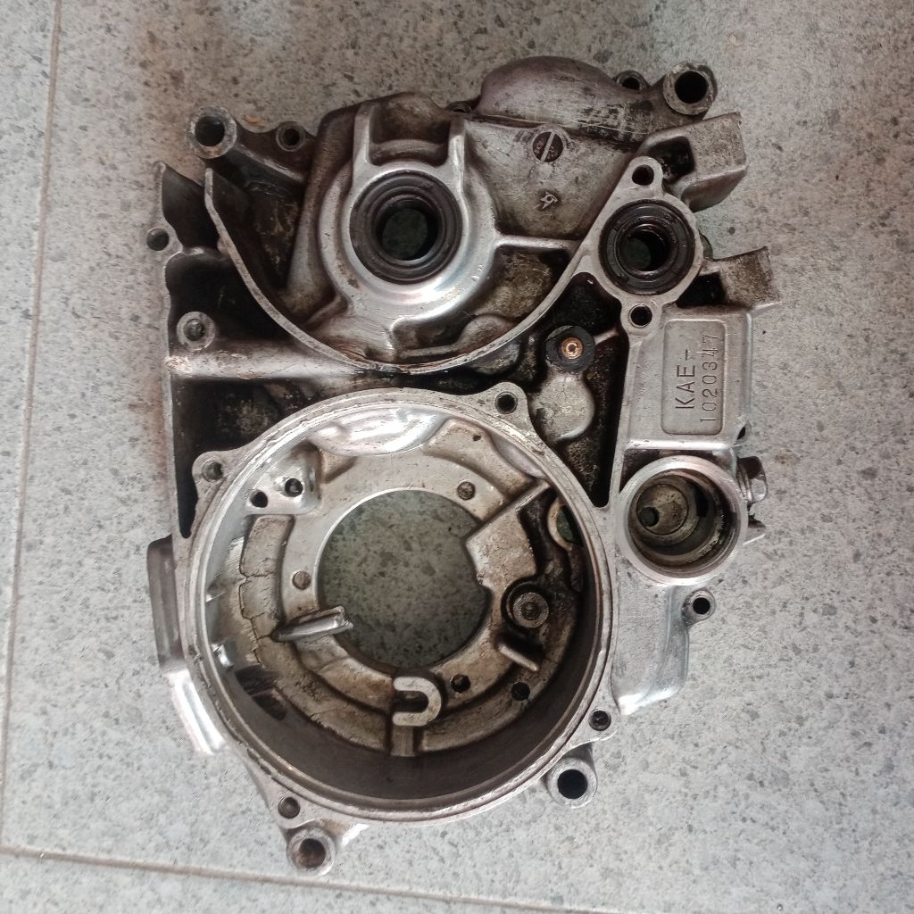 Kalter Crankcase krengkes mesin Kiri Gl 100 Original copotan