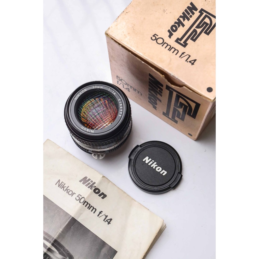 Lensa Manual Nikon Nikkor 50mm f1.4 AI-S Lengkap Dus  Super Mulus Normal