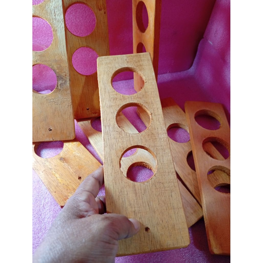 Plong alat ukur telur bebek