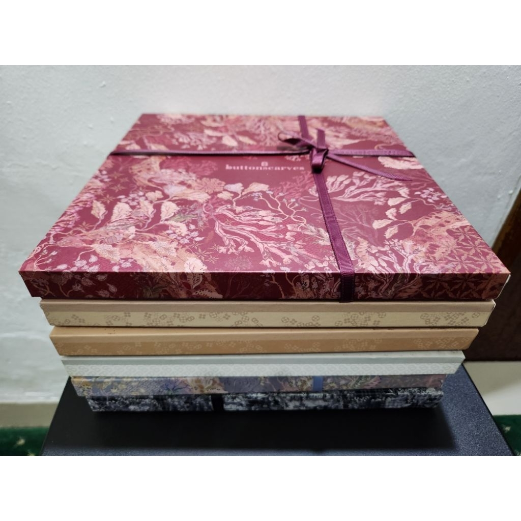 Box Scarf/Hijab Buttonscarves Original