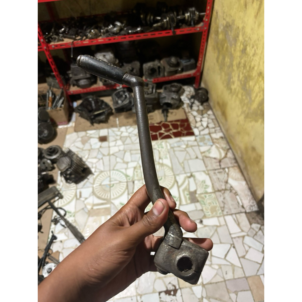 selah engkol megapro kick stater megapro bekas