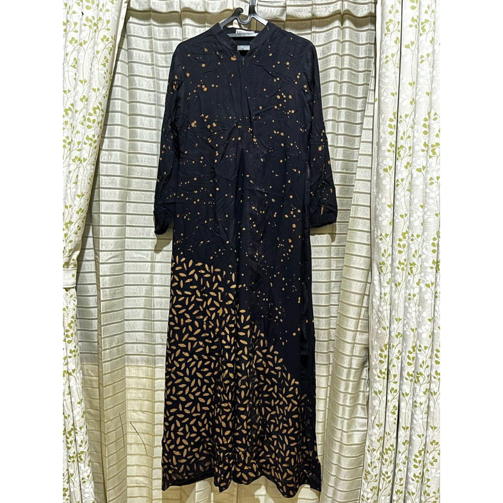 Gamis panjang hitam polkadot batik