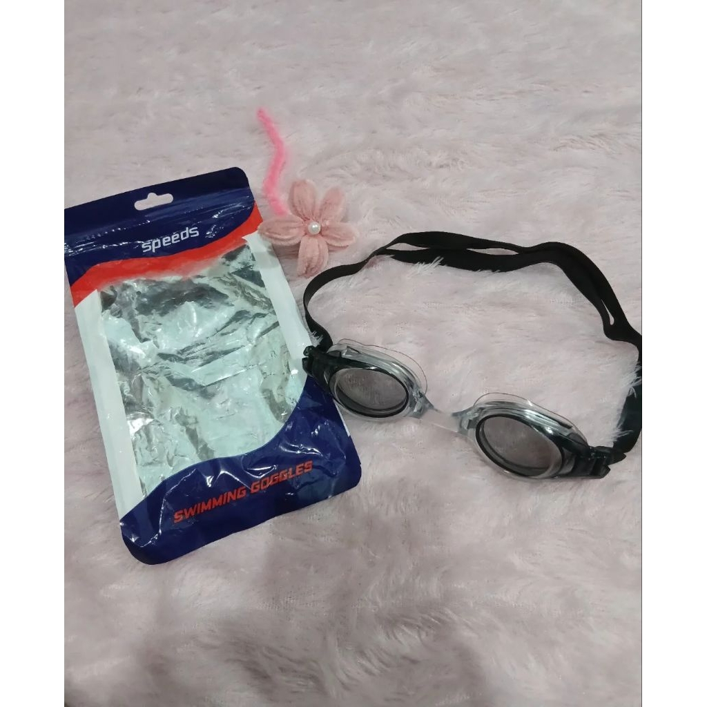 PRELOVED KACAMATA RENANG ANAK/REMAJA.