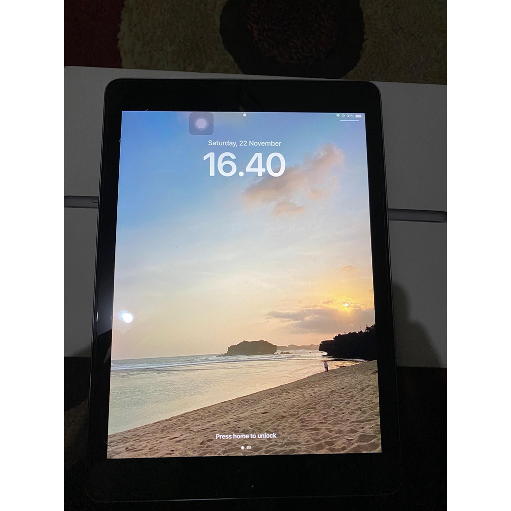 Ipad 6th Gen silver 128GB wifi only