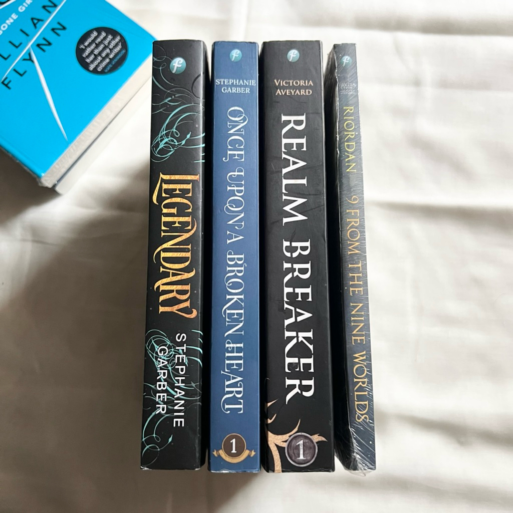 {Original} Preloved buku Bahasa Indonesia novel book | Once Upon A Broken Heart | Realm Breaker | 9 