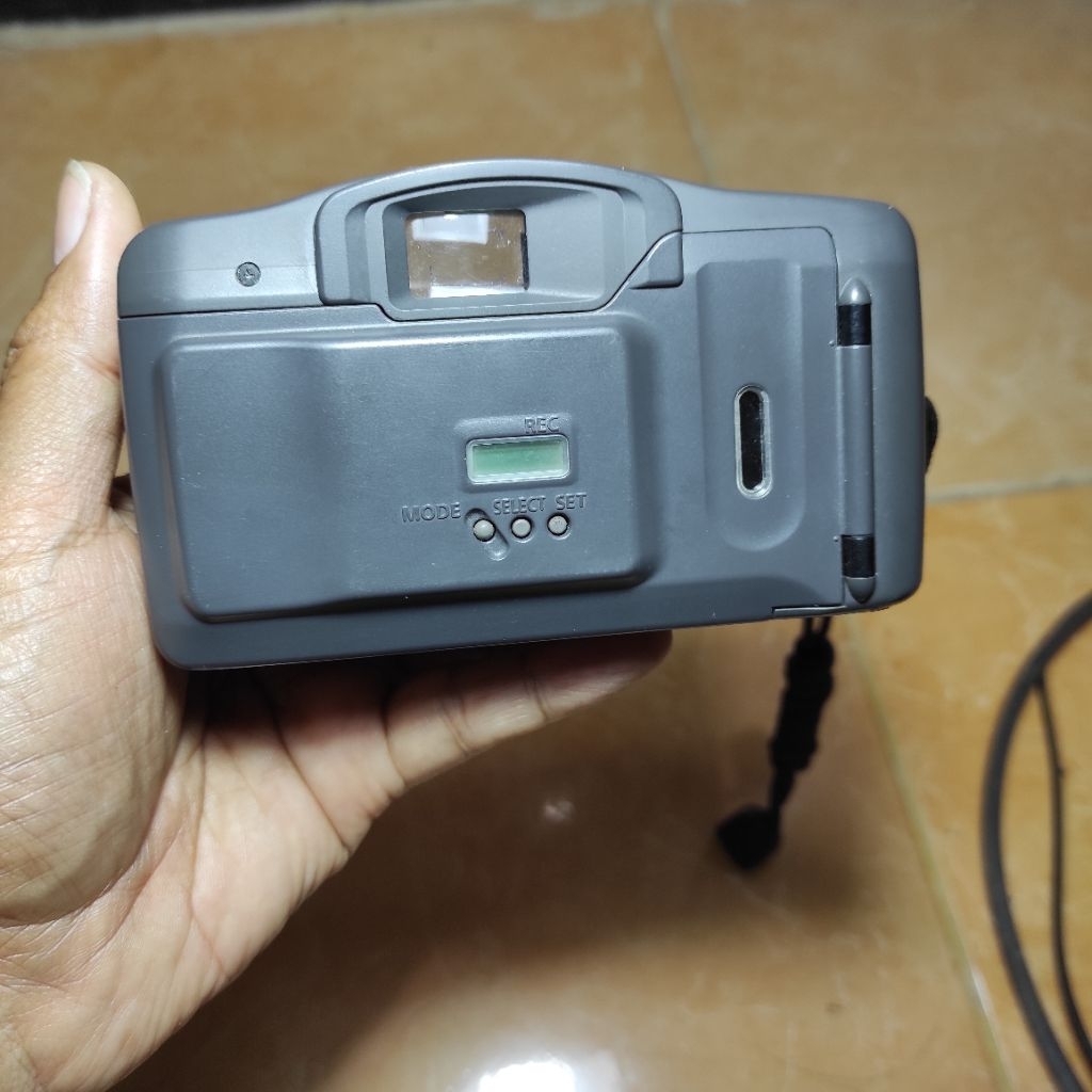 camera Canon prima Af-9s bekas off rusak buat pajangan koleksi (baca diskripsi)