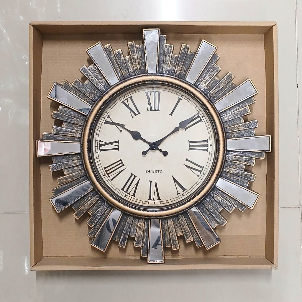 Jam dinding model kaca angka romawi