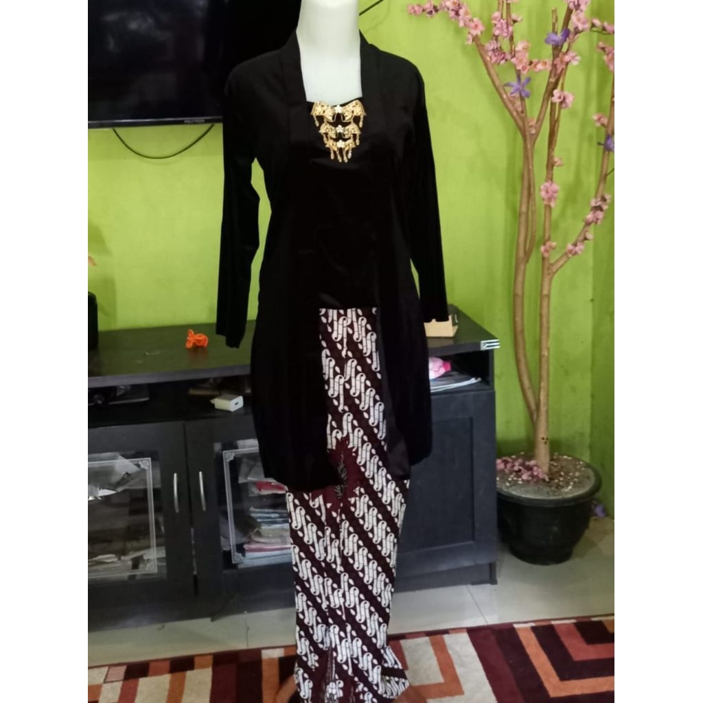 KEBAYA BLUDRU TUNIK KUTU BARU PANJANG SELUTUT