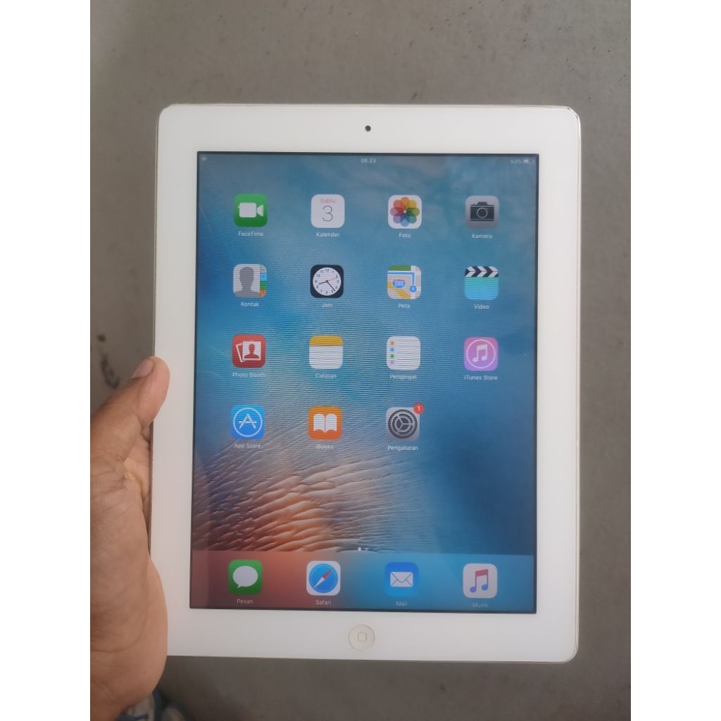 iPad Model A1395  16gb lcd mulus batrai awet banget minus sandi g00gl3