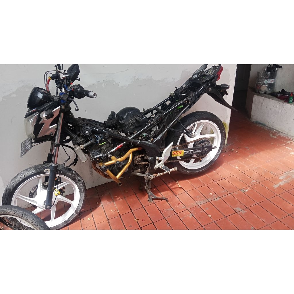 Arm cb150r 2014