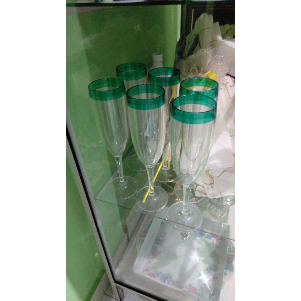 Tupperware Wine Glasses