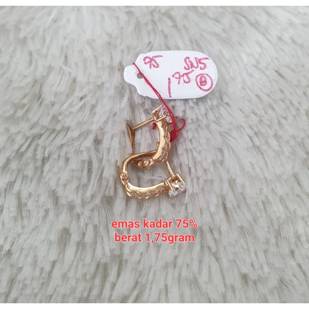 anting jepit italy emas kadar 75% berat 1,75gram