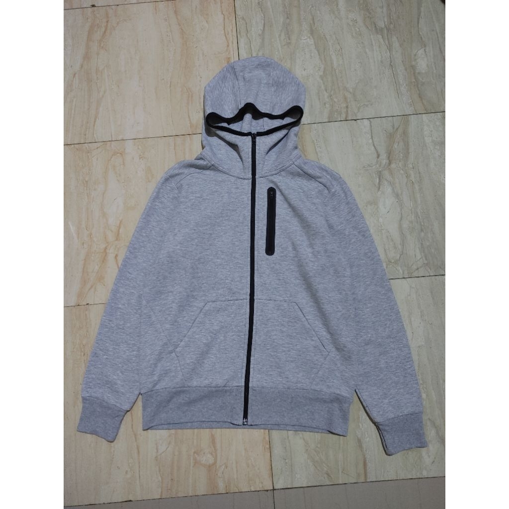 Jaket Uniqlo Tech Size M Second