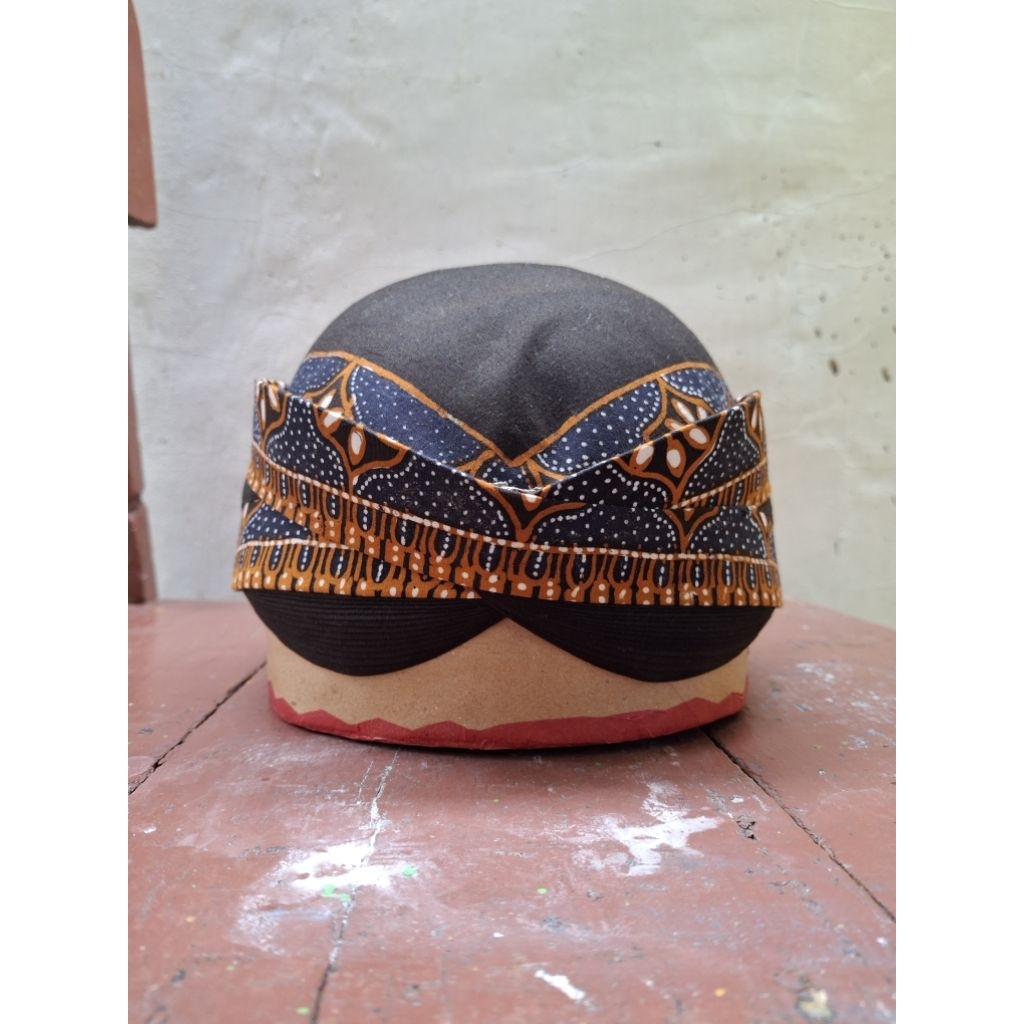 Blangkon Solo Model Kasatriyan Mudha