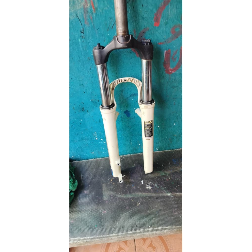fork 26 rst gila pro coil kondisi sesuai gambar normal