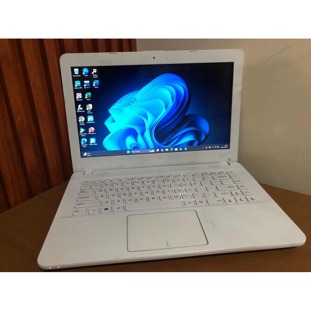 Laptop ASUS X441UV Core i3 | RAM 20GB | SSD 256 GB | Windows 11 Pro