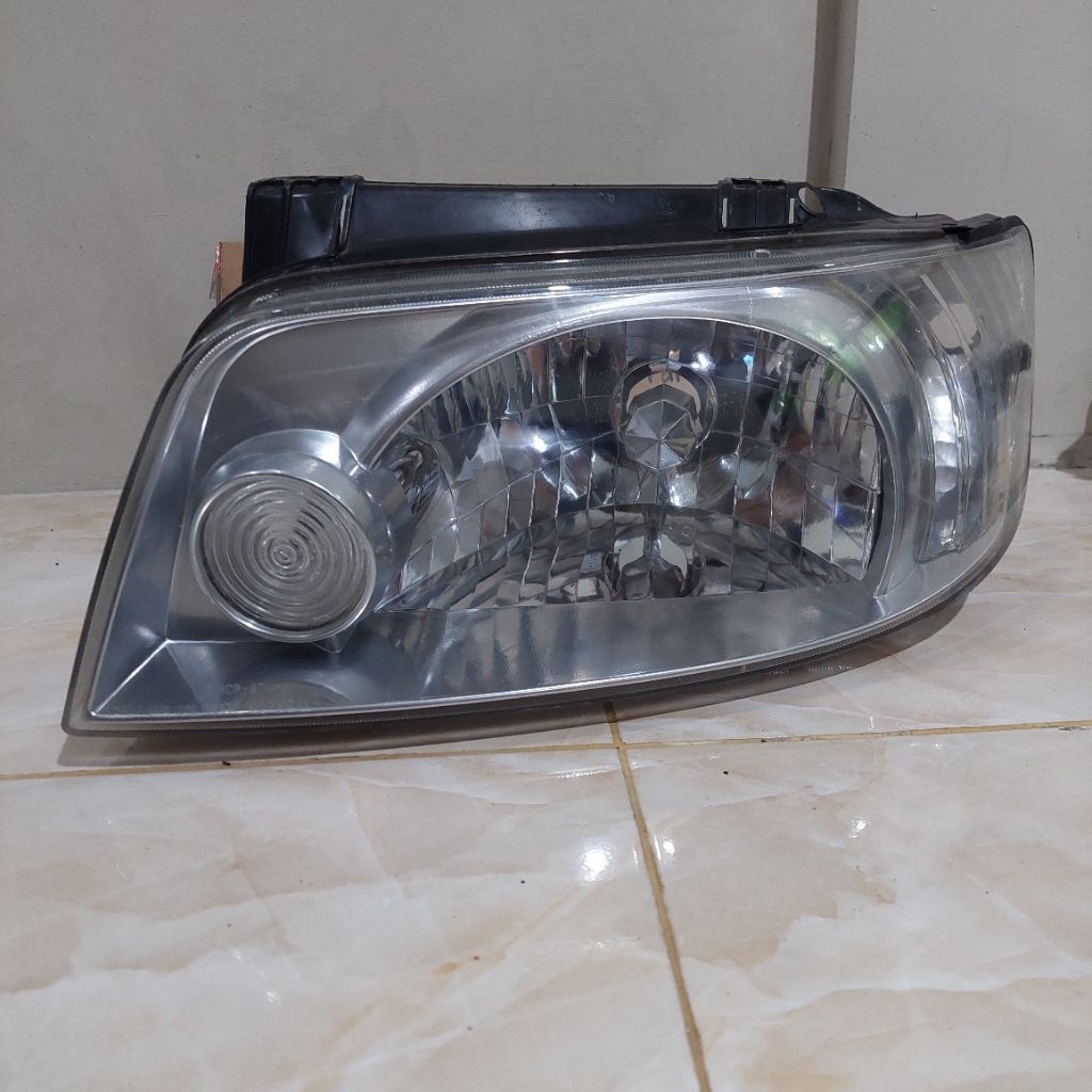 Headlamp Lampu Depan Hyundai Matrix Tahun 1999 - 2006 Kiri L Original