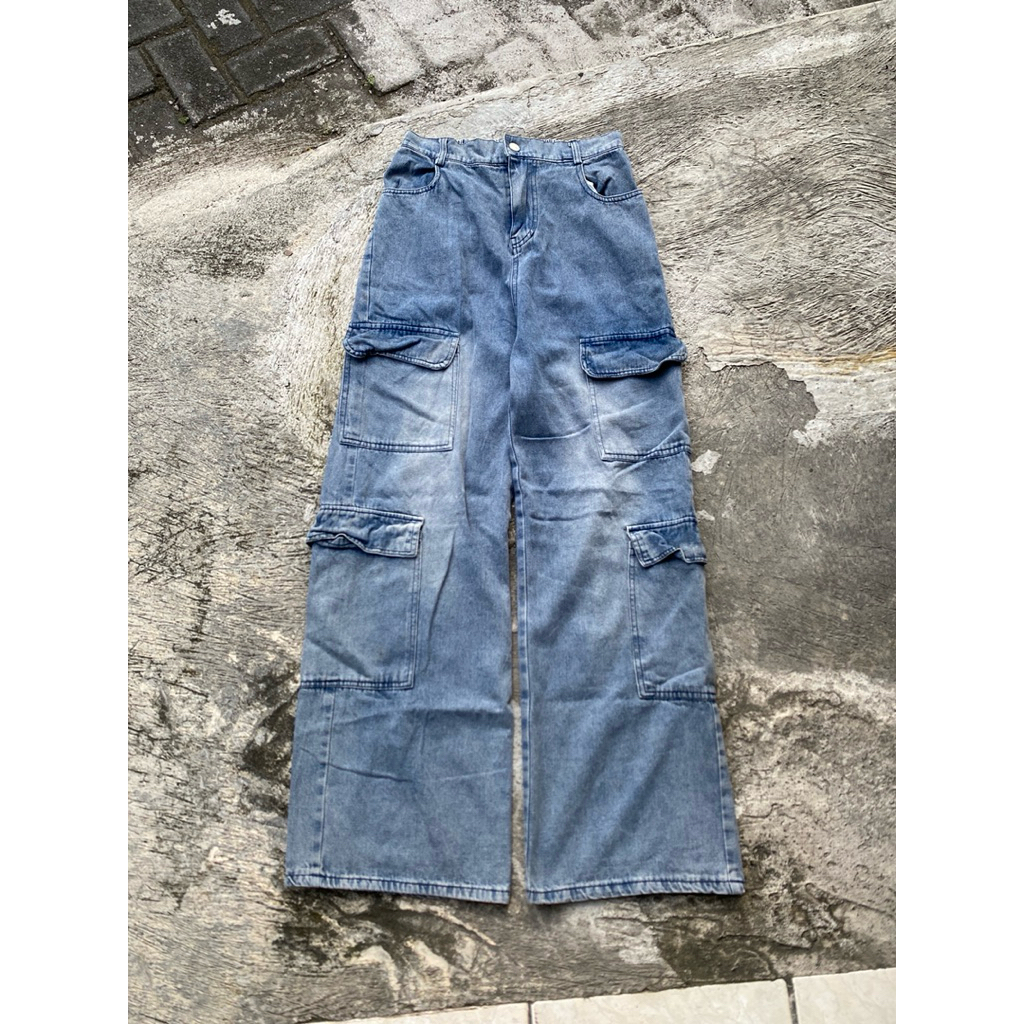 Cargo Multi Pocket Basic Jeans