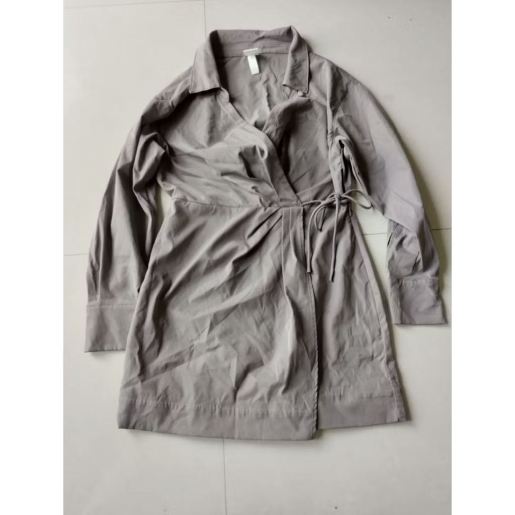 Preloved HnM H&M Blouse Blazer Coat Trench Mini Dress Kimono Style Grey Abu Formal Casual Premium De