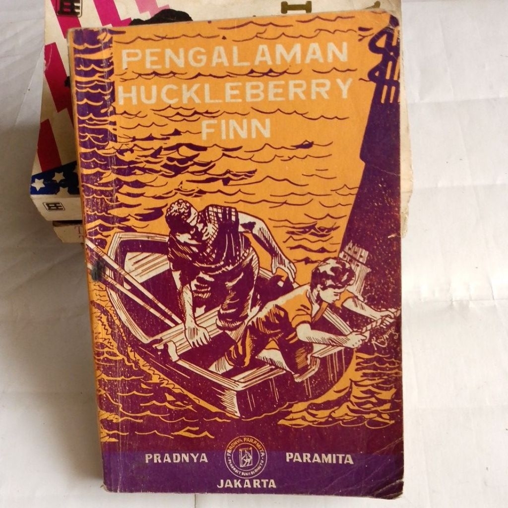 BUKU PENGALAMAN HUCKLEBERRY FINN