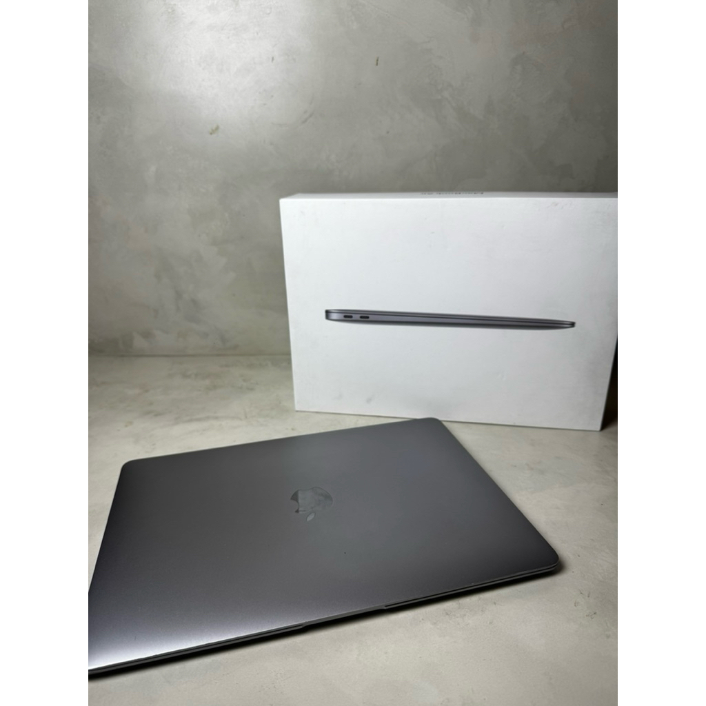 macbook air 2020 i3 8/256 garansi resmi ibox