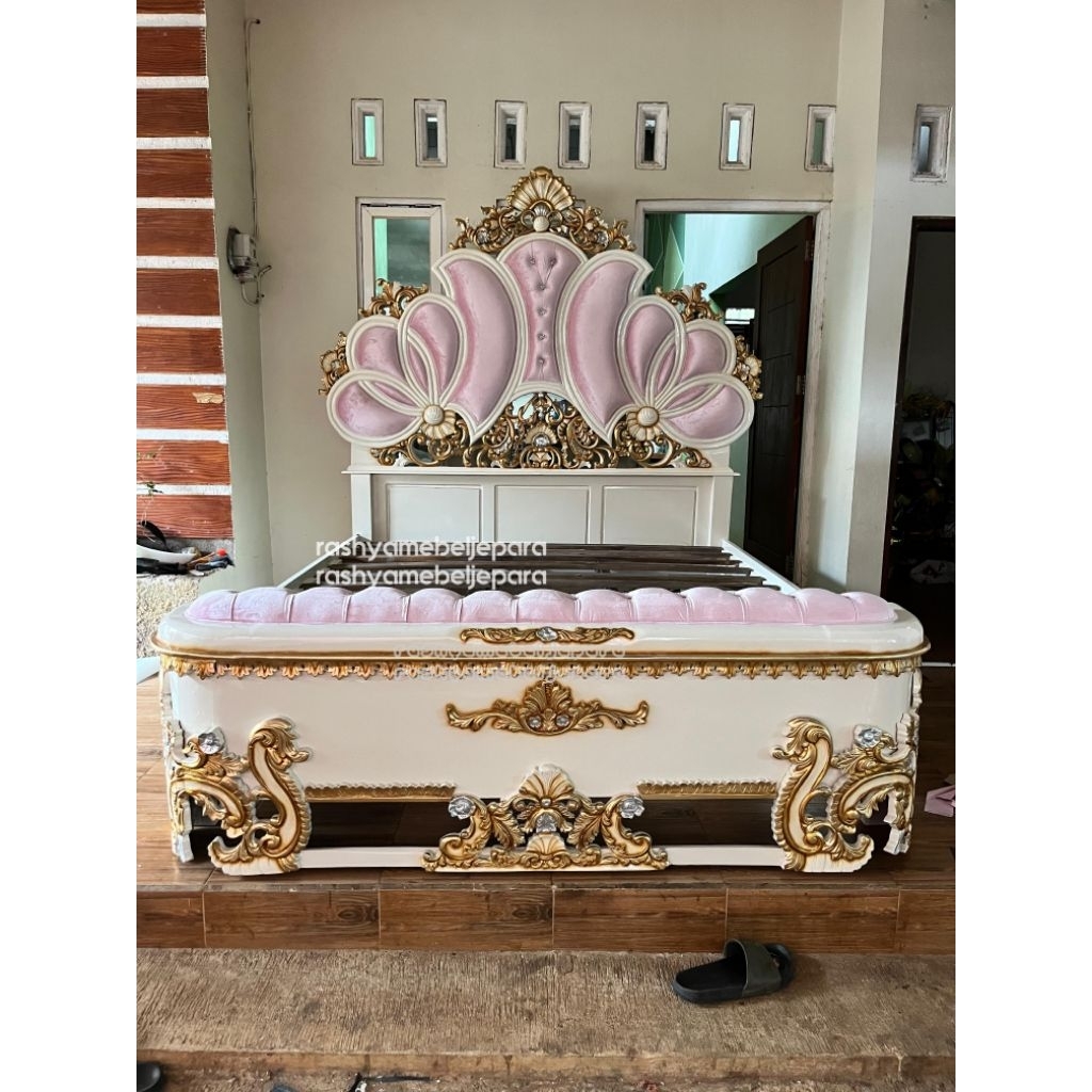 meja makan ukir wayang ukir Jepara