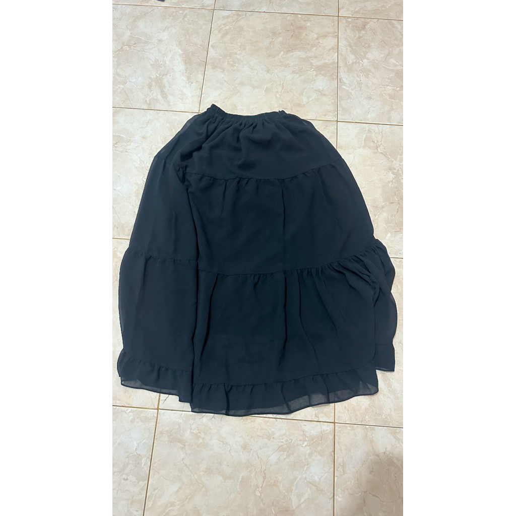 Preloved Rok Ruffle