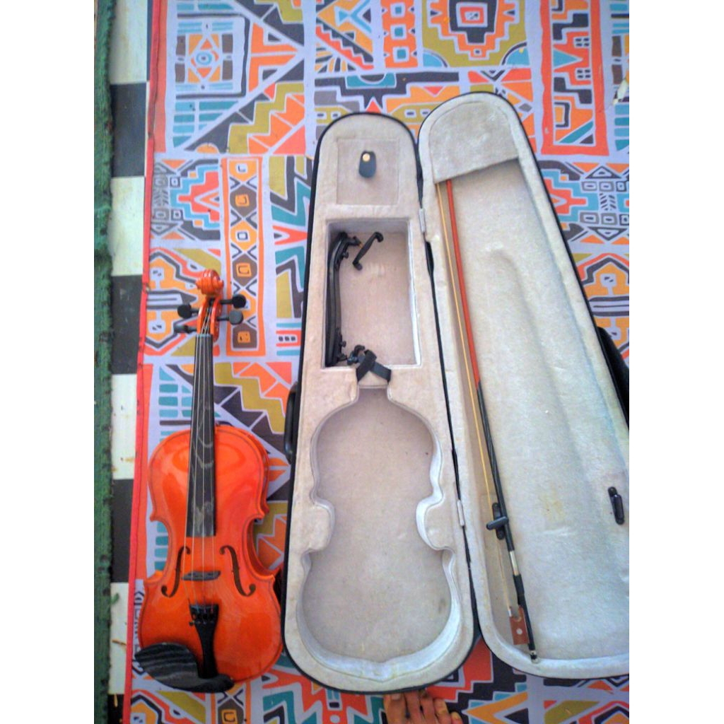 biola akustik second mandalika 4/4 dewasa