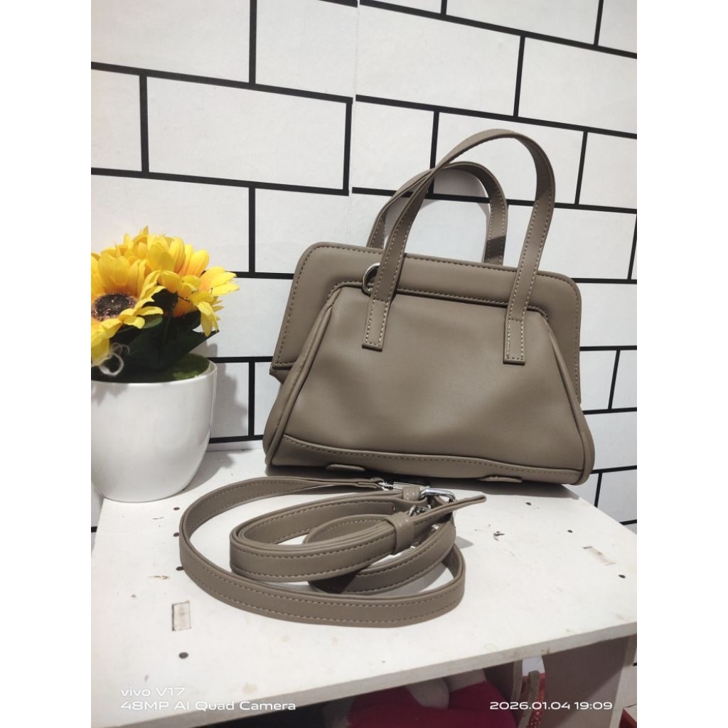 TAS SLIMBAG  MERK ENJI TINY BLACK NEW.