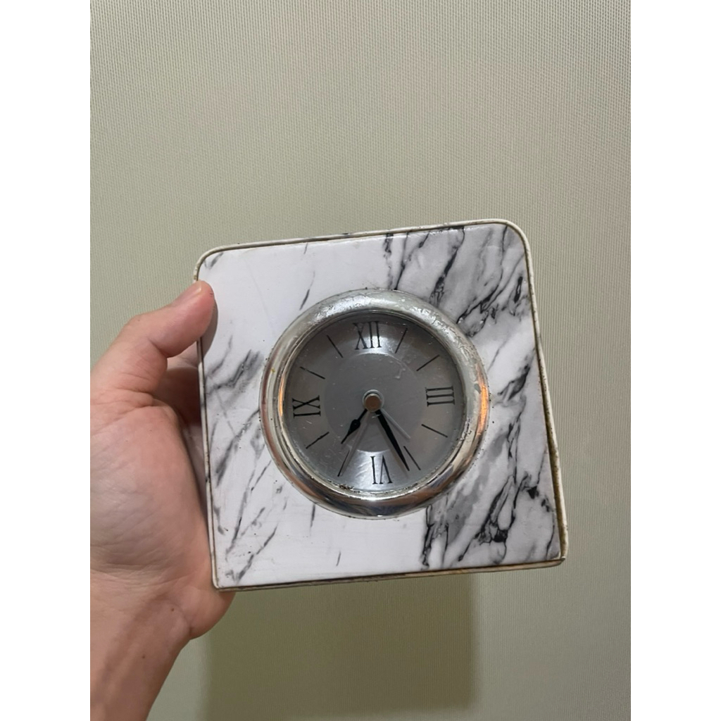 jam meja marble Ace Hardware