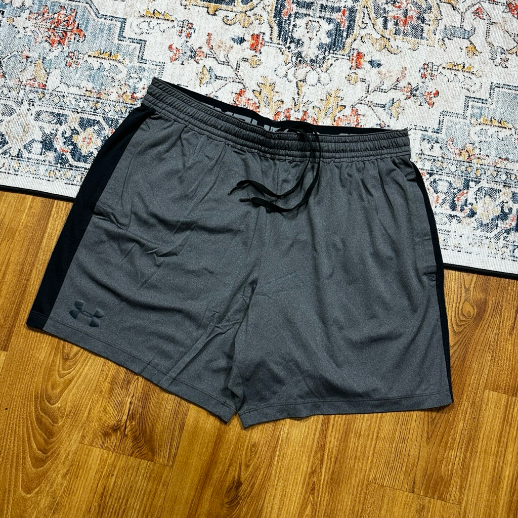 UNDER ARMOUR RUNNING SHORT SECOND