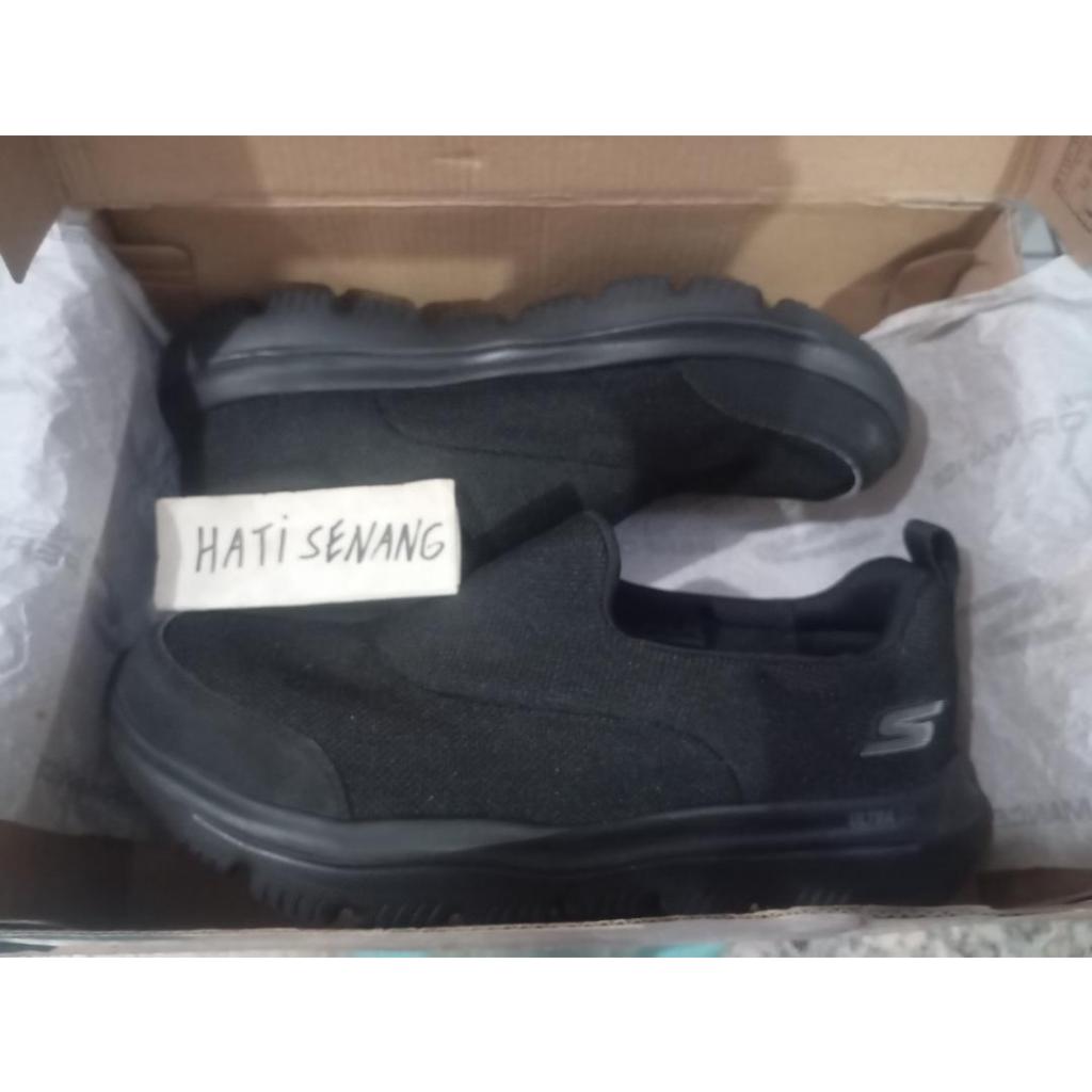 Sepatu SKECHERS Go Walk Rapids Black Size 40 (54730/BBK) Original (Bekas)