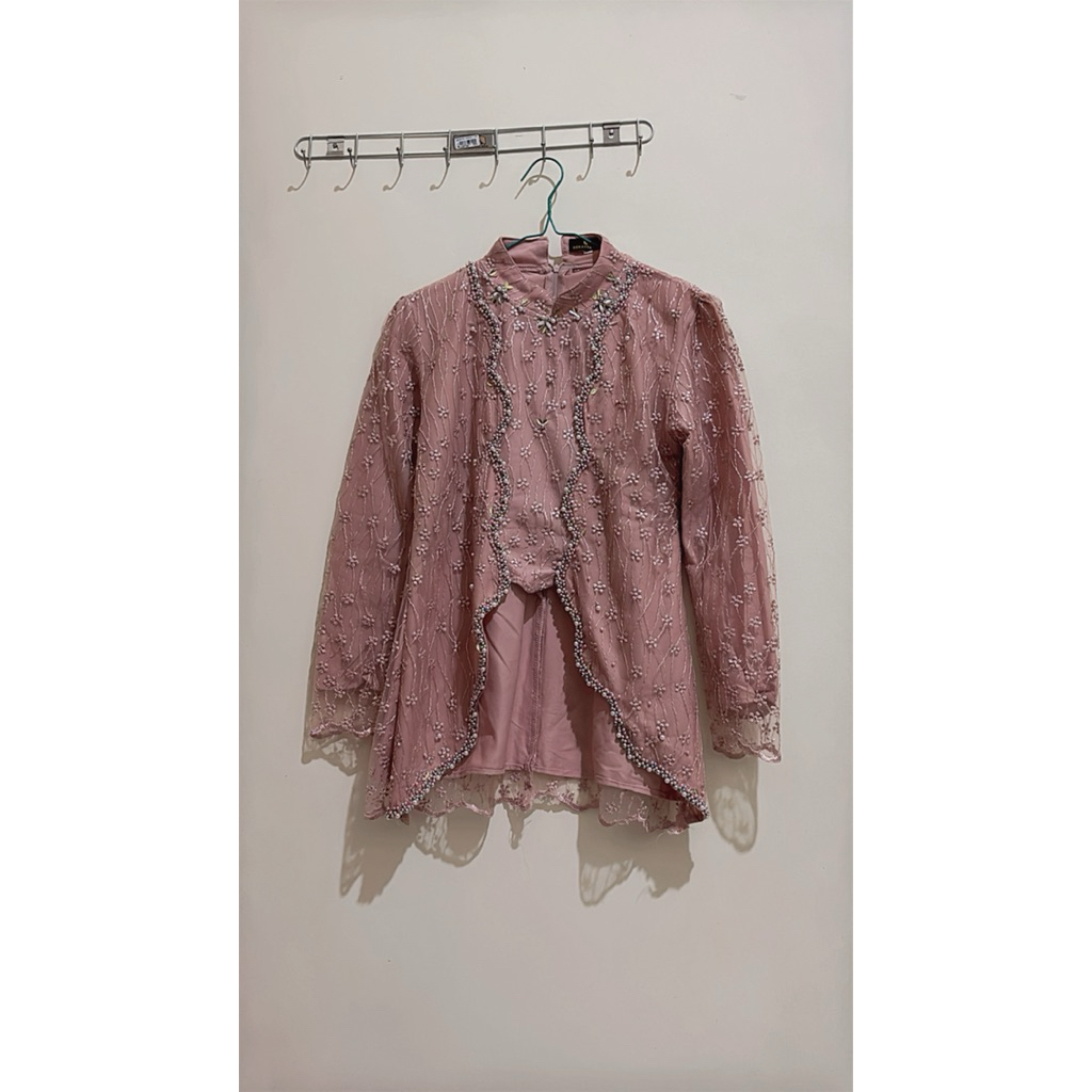 Kebaya atasan dusty pink