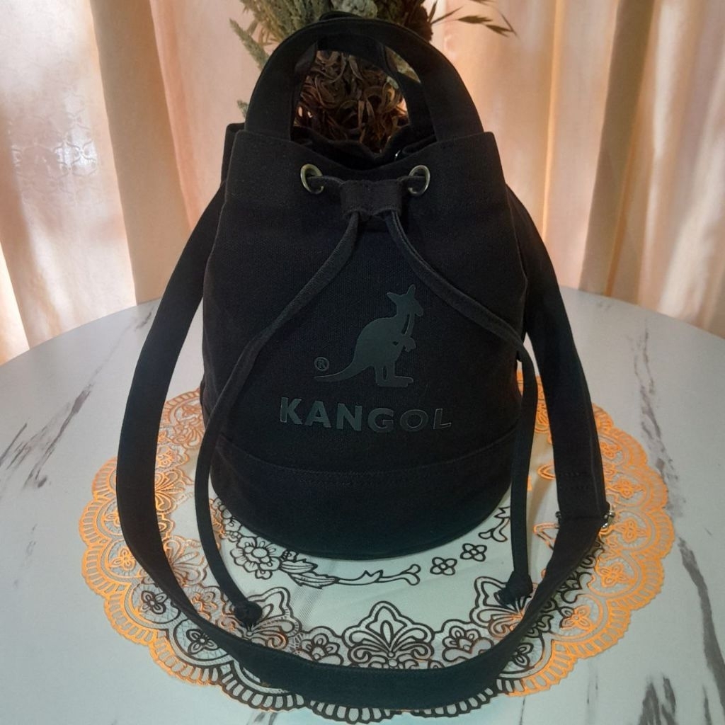 Tas Sling Kanvas Serut KANGOL ALL BLACK ORIGINAL