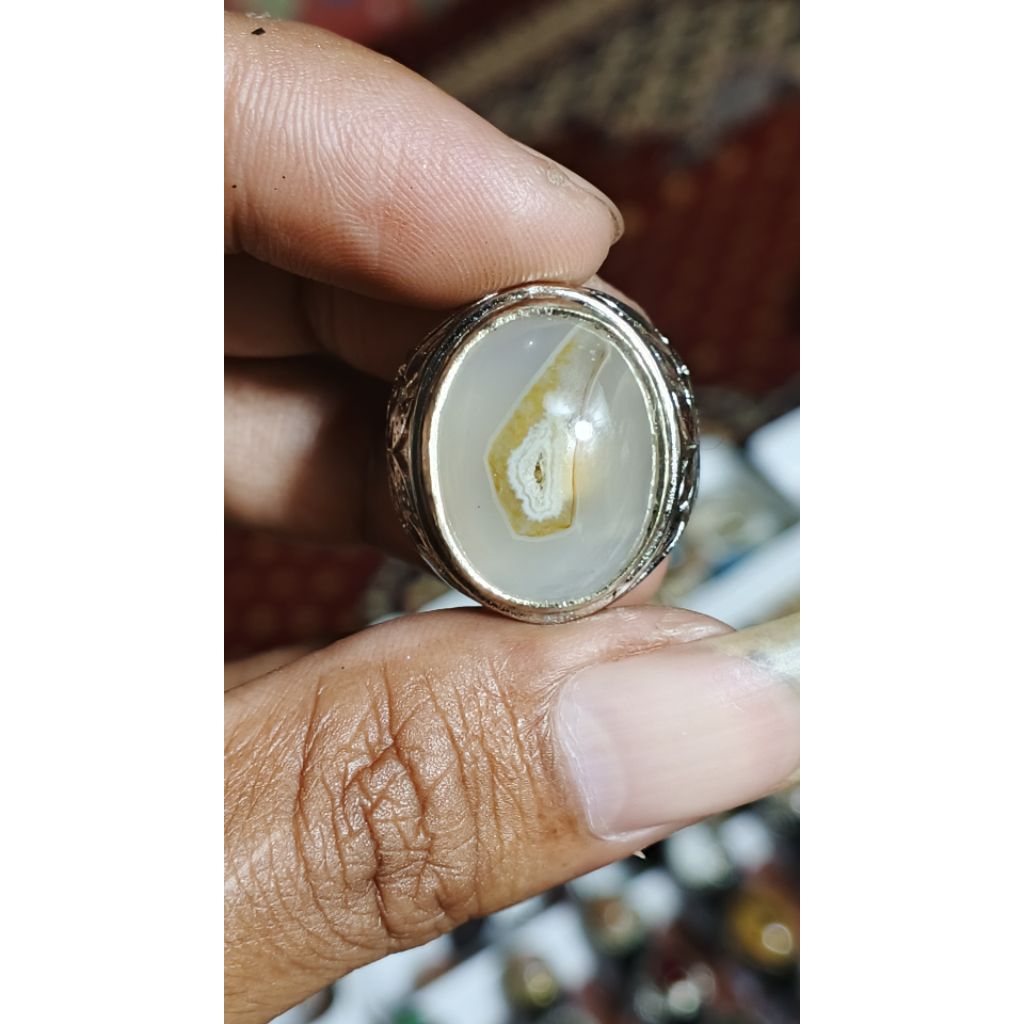 batu akik motif kantong Semar combong (combong gak tembus)