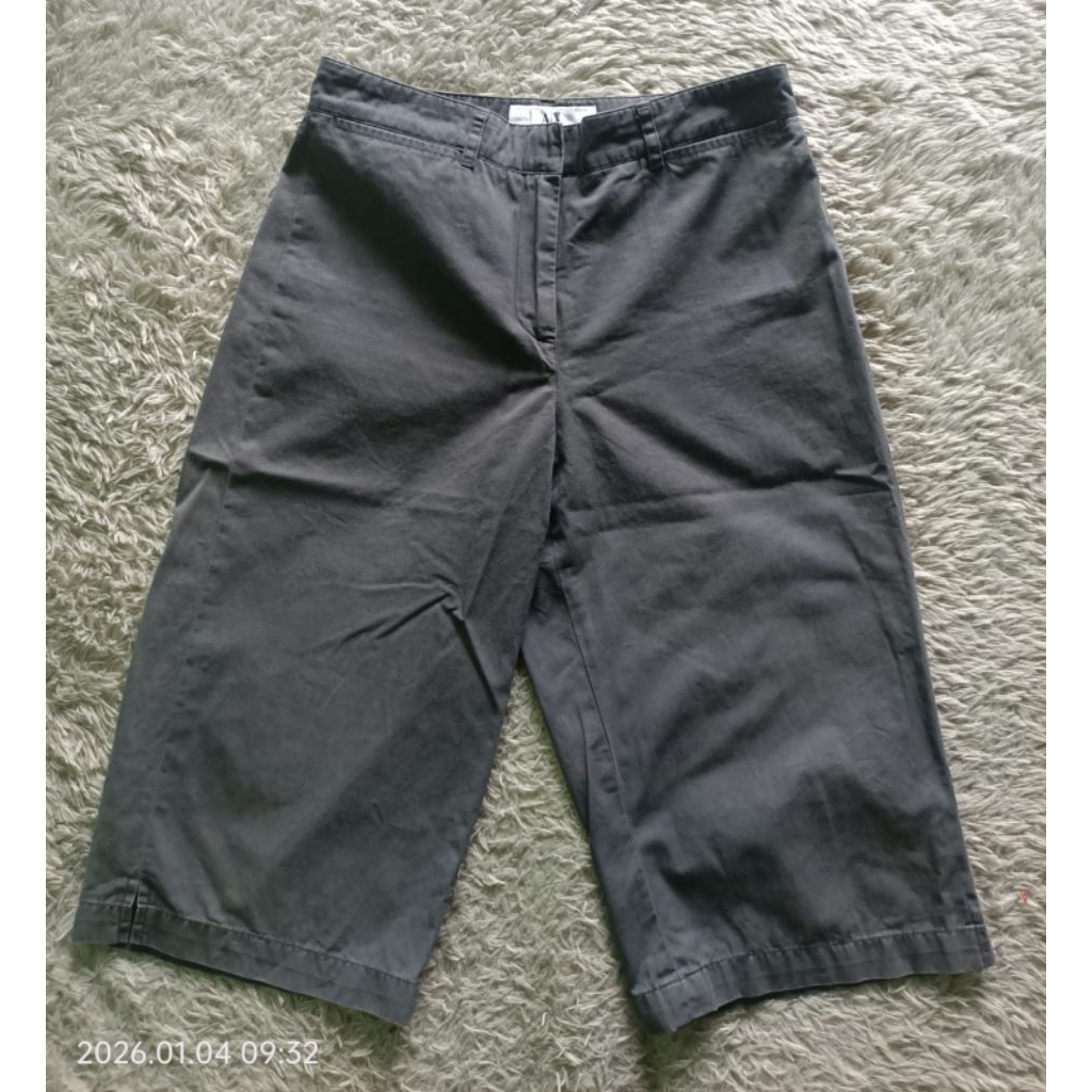 A |  X celana pendek ¾ second brand